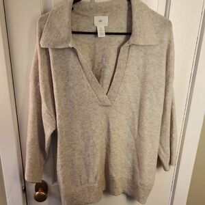 🌸 BOGO H&M Women's Cream Sweater